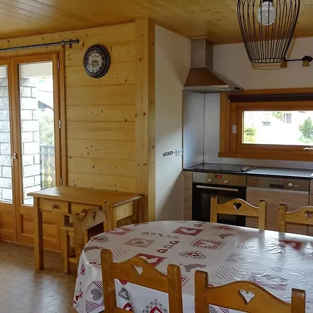 Apartment 3 Pieces, 6 Pers - Centre Les Gets, Garage, Wifi, Balcon, Navette Gratuite - Fr-1-802-24 *
